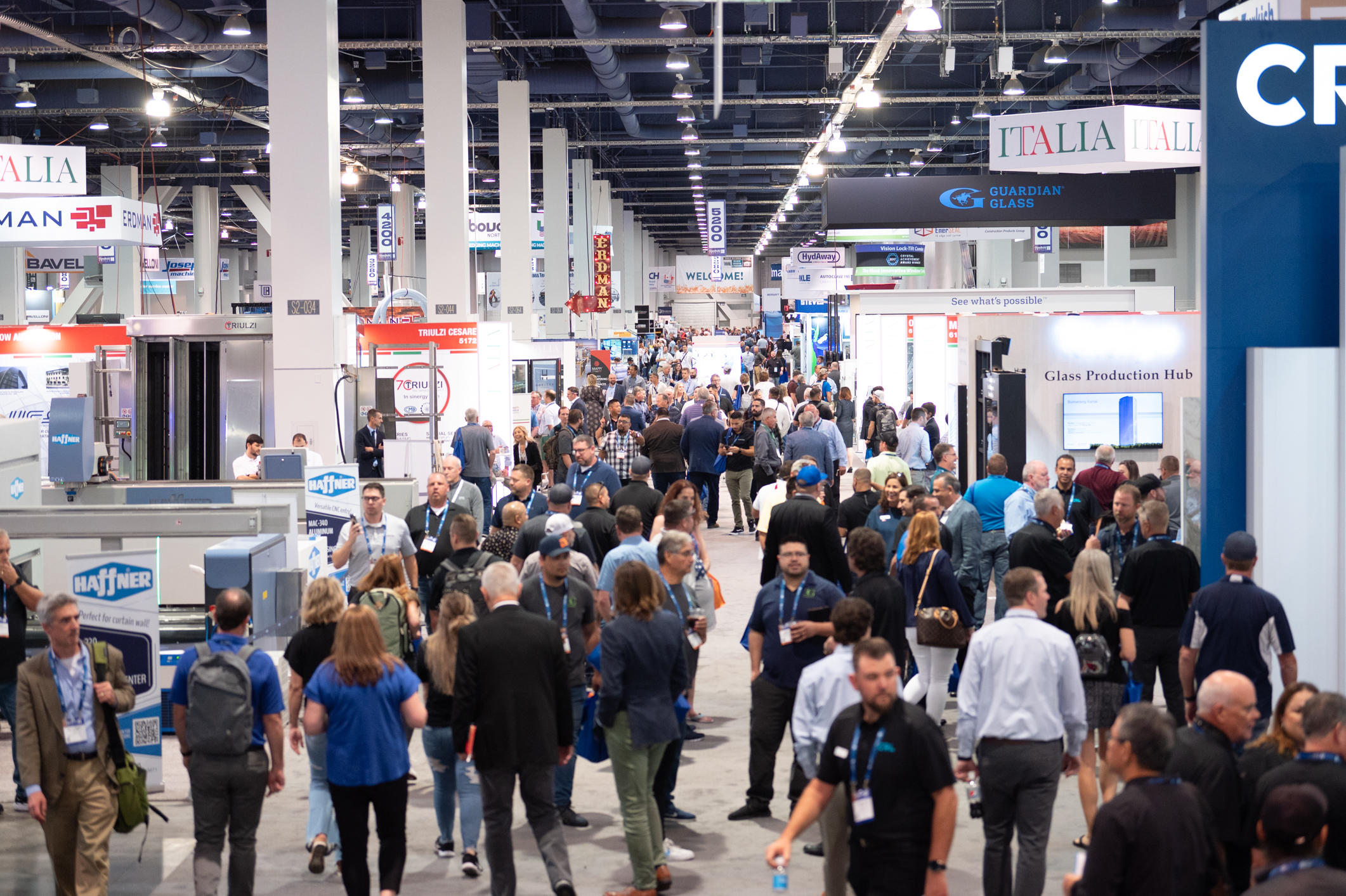 GlassBuild show floor